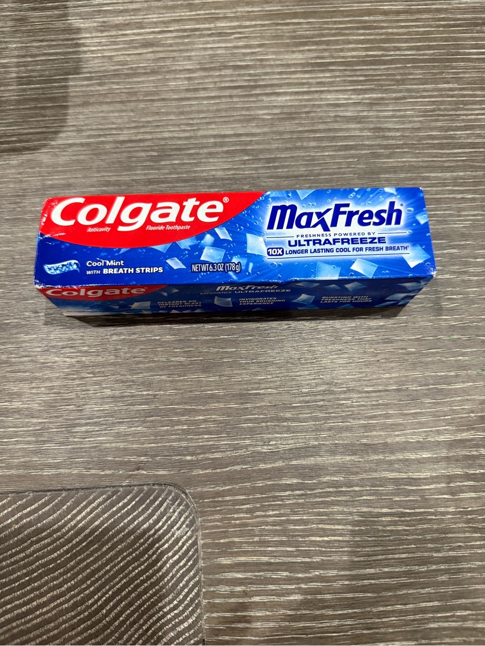Colgate MaxFresh Cool Mint Toothpaste with Breath Strips